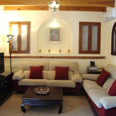Villa Maria, Bonita Casa Con Jardin Y Piscina Privada En Андрач Экстерьер фото