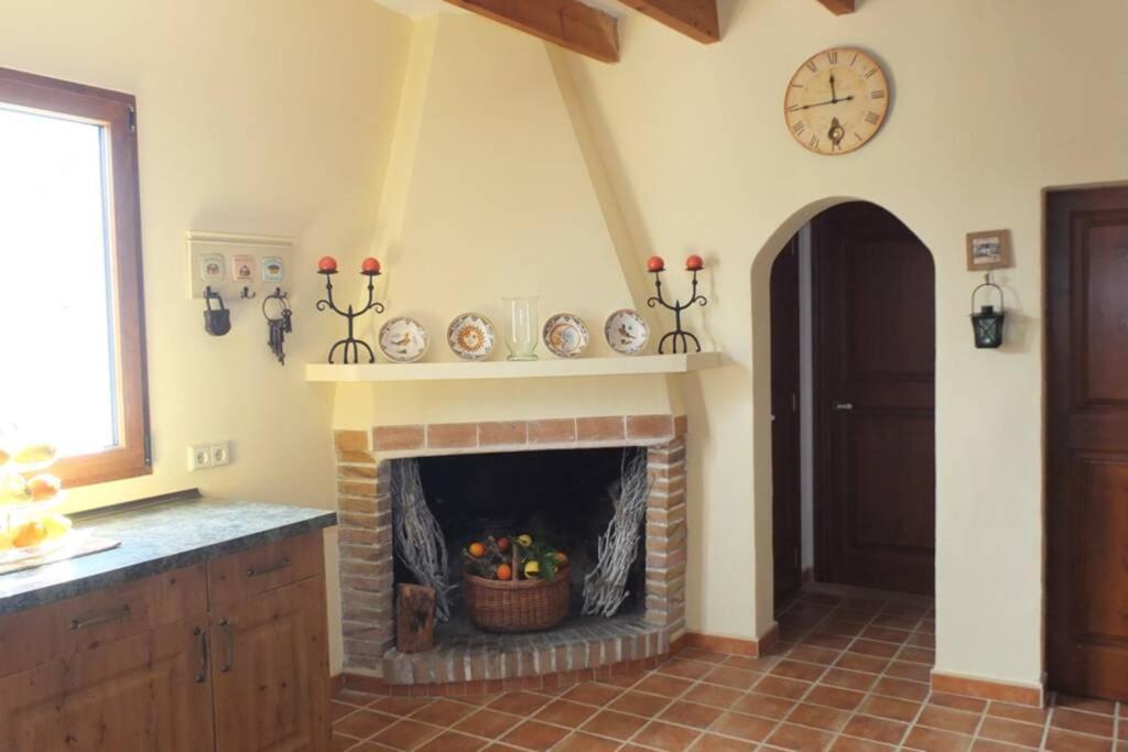 Villa Maria, Bonita Casa Con Jardin Y Piscina Privada En Андрач Экстерьер фото